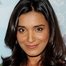 Shelley Conn como Indira Shetty