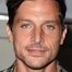 Simon Rex como Crispy