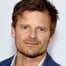 Steve Zahn como Elliot See