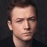 Taron Egerton como El-Ahrairah (voice)