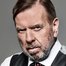 Timothy Spall como Peter Farquhar