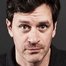 Tom Everett Scott como Mike