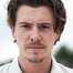 Xavier Samuel como Colin Garrison