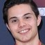 Zach Callison como Steven Universe (voice)