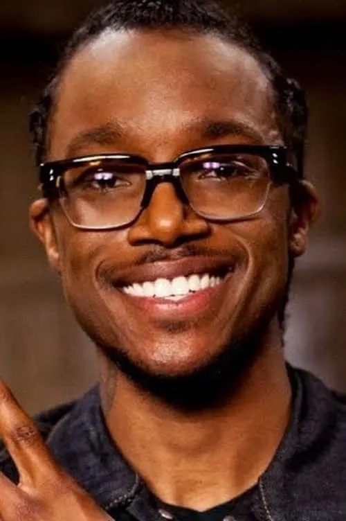 Kether Donohue ha trabajado con Aakomon Jones en 3 ocasiones