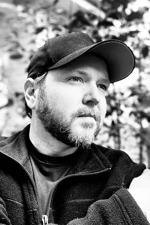 Aaron Morgan interpretando a Himself