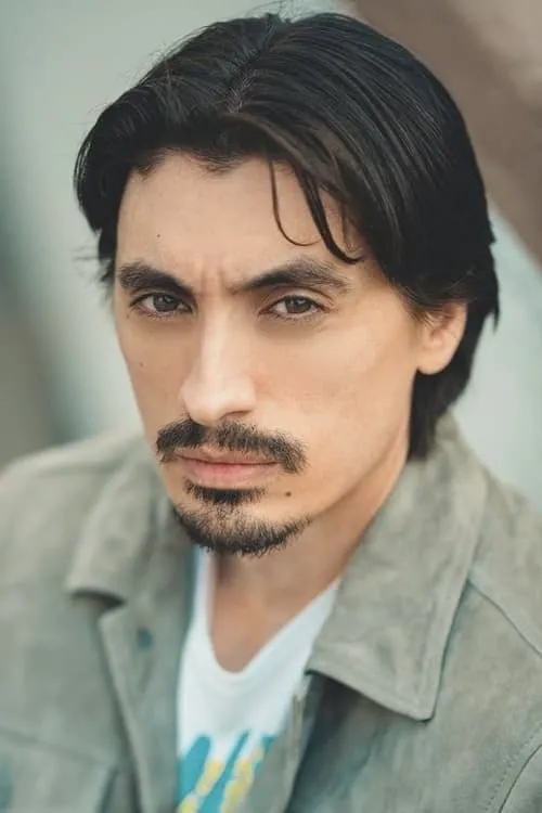 Aaron Schoenke — personaje: Apache