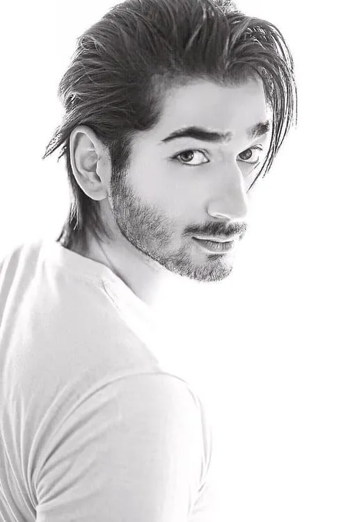 Aashirman DS Joshi interpretando a Aavishkar