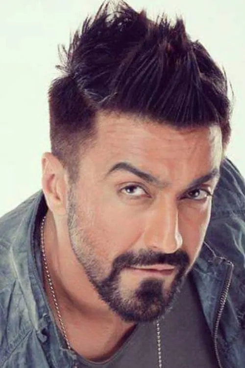 Amrita Arora ha trabajado con Aashish Chaudhary en 2 ocasiones