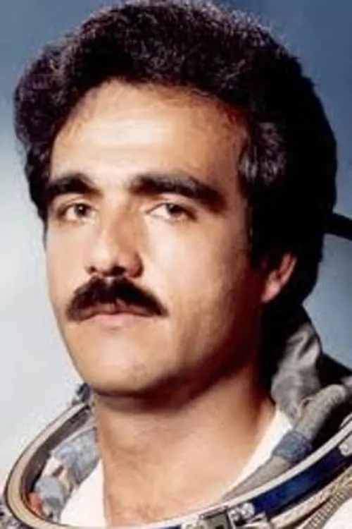 Sigmund Jähn ha trabajado con Abdul Ahad Mohmand en 1 ocasiones