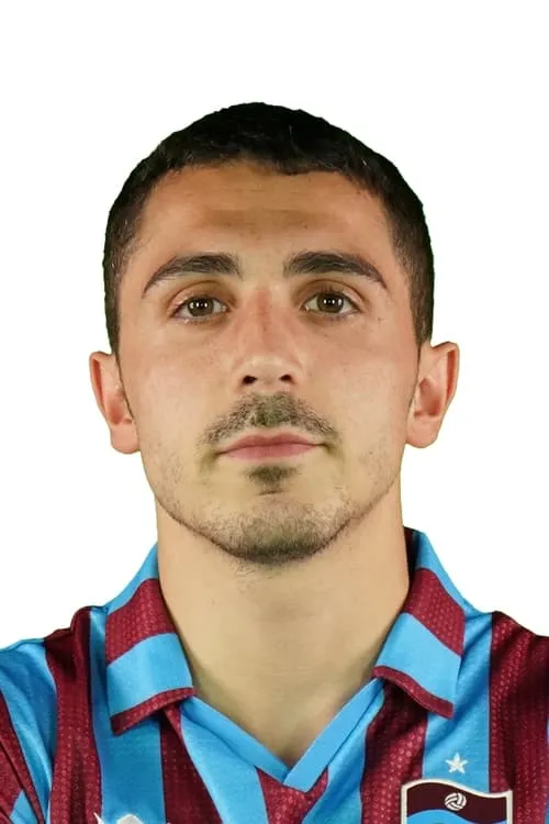 Mutlunur Lafçi ha trabajado con Abdülkadir Ömür en 1 ocasiones