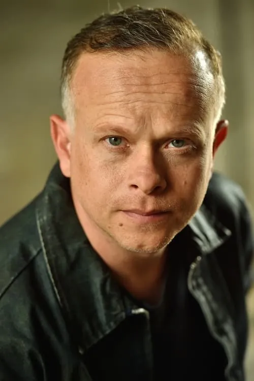 Shariff Earp ha trabajado con Adam Cronan en 1 ocasiones