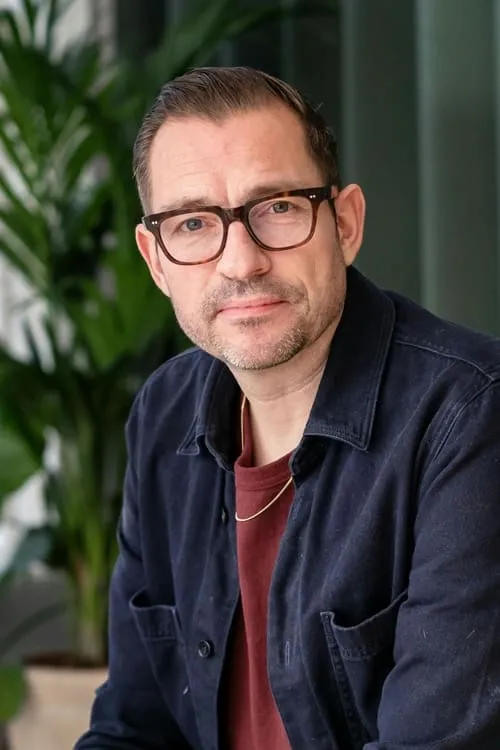 Adam Duvå Hall — personaje: Vært