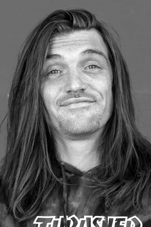 Adam Dyet interpretando a Himself