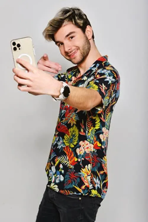 Petr Bažo ha trabajado con Adam Kajumi en 1 ocasiones