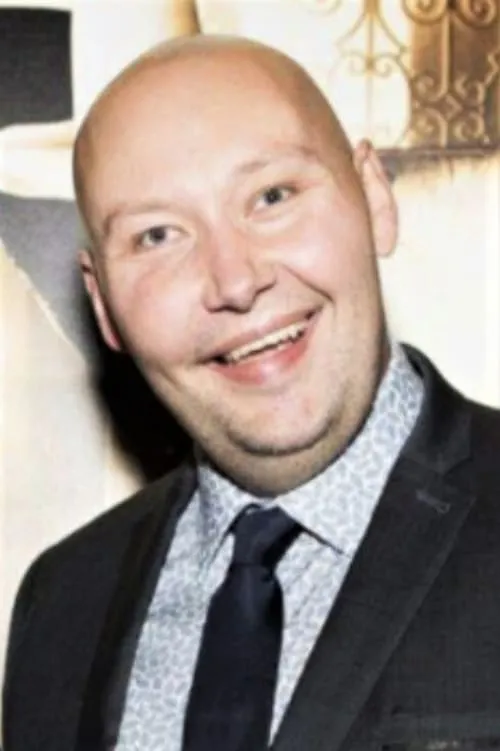 Alexia Khadime ha trabajado con Adam Pearce en 2 ocasiones