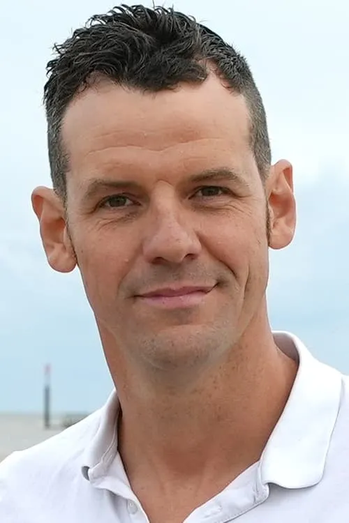 Mike Heithaus ha trabajado con Adam Walker en 1 ocasiones