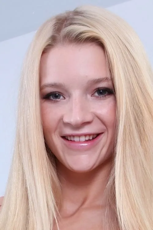 Addison Avery interpretando a