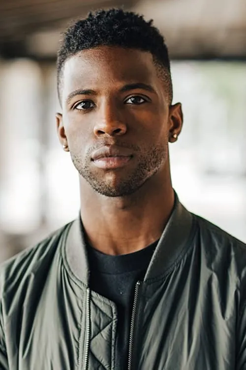 Ade Chike Torbert interpretando a Short Stack