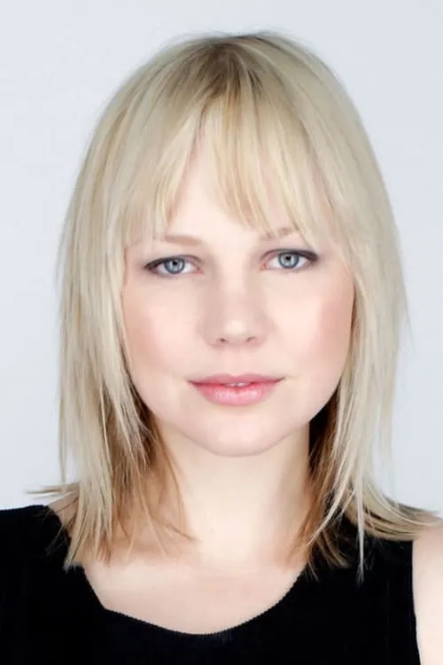 Adelaide Clemens interpretando a Catherine