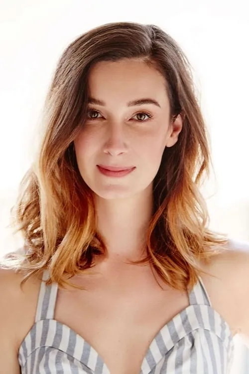 Cassidy Richardson ha trabajado con Adele Querol en 1 ocasiones