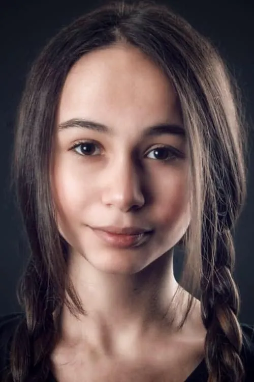 Aden Duru Orak en su biografía y filmografía