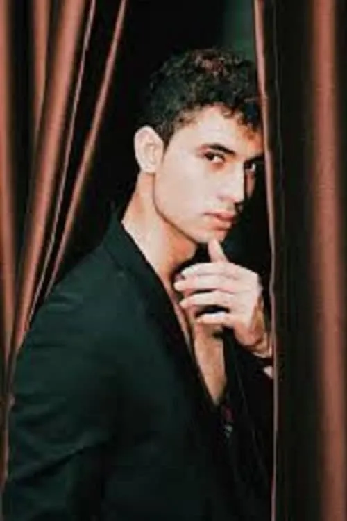 Foto de perfil del actor Adil Luca Putra en el reparto