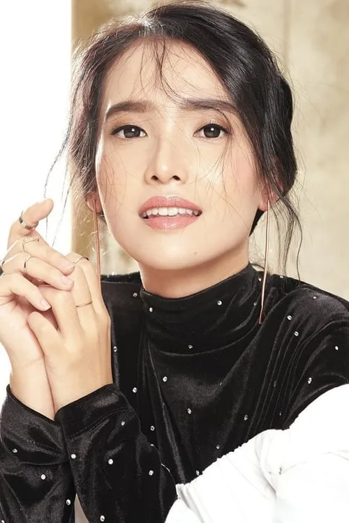 Verrell Bramasta ha trabajado con Adila Fitri en 1 ocasiones