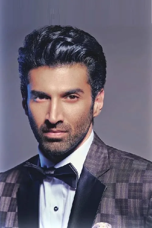 Aditya Roy Kapur interpretando a Omar Siddiqui