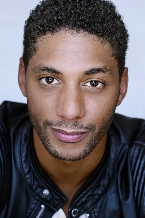 Adrian Burks interpretando a