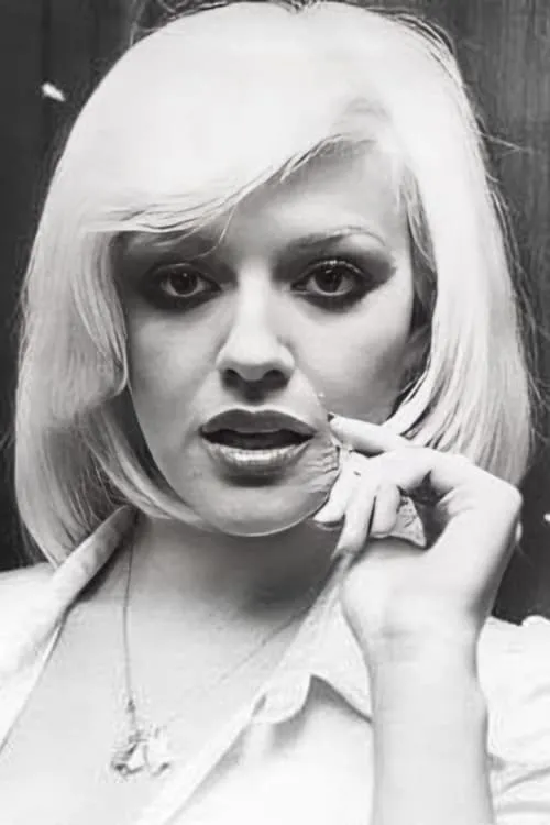 Foto de perfil del actor Adriana Aguirre en el reparto