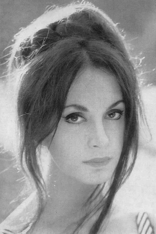 Adriana Ambesi interpretando a Dolores Mendoza