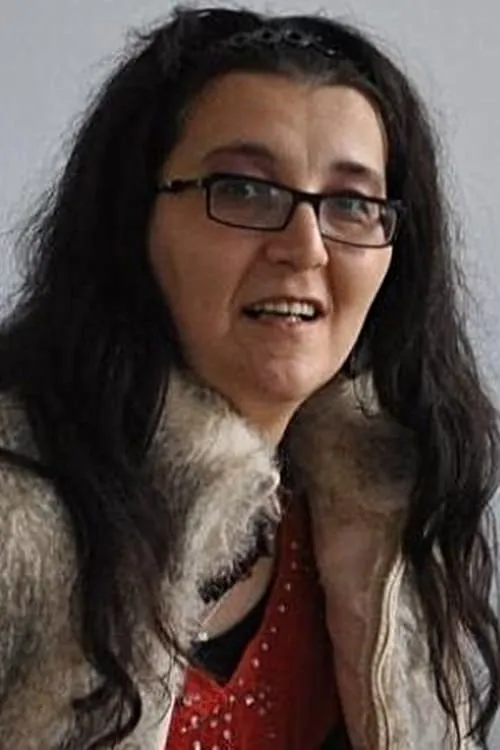 Peter Liddell ha trabajado con Adriana Macsut en 1 ocasiones