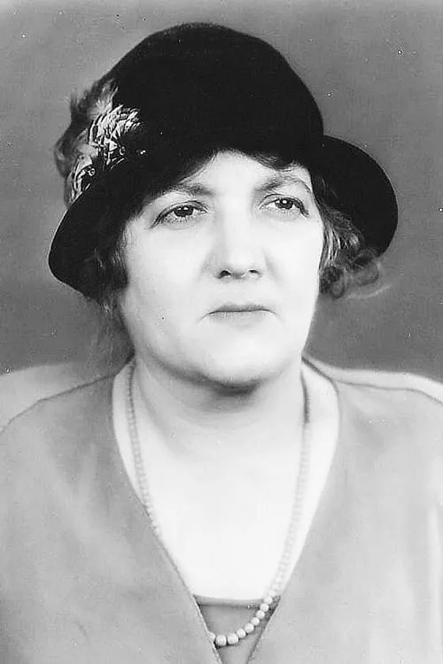 Adrienne D'Ambricourt interpretando a Ma Tapman