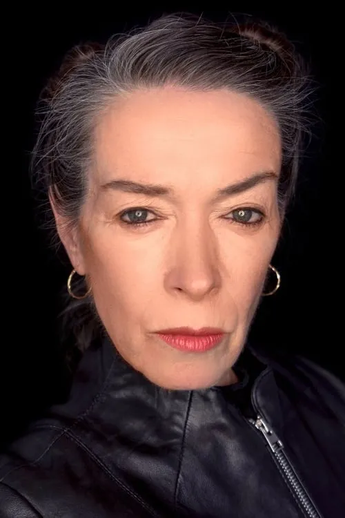 Robert Aramayo ha trabajado con Adrienne Pearce en 1 ocasiones