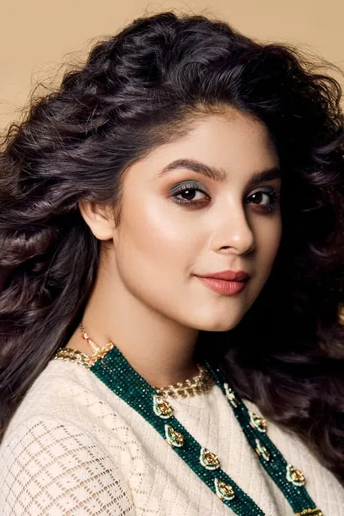 Adrija Roy — personaje: Shreya