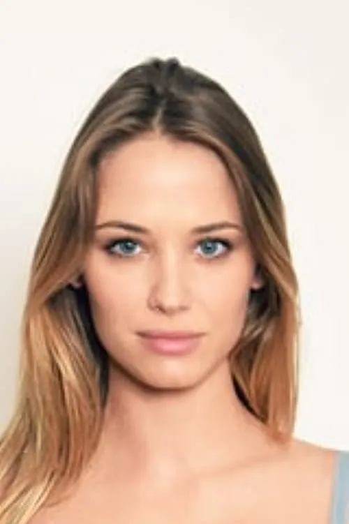 Agathe Teyssier interpretando a