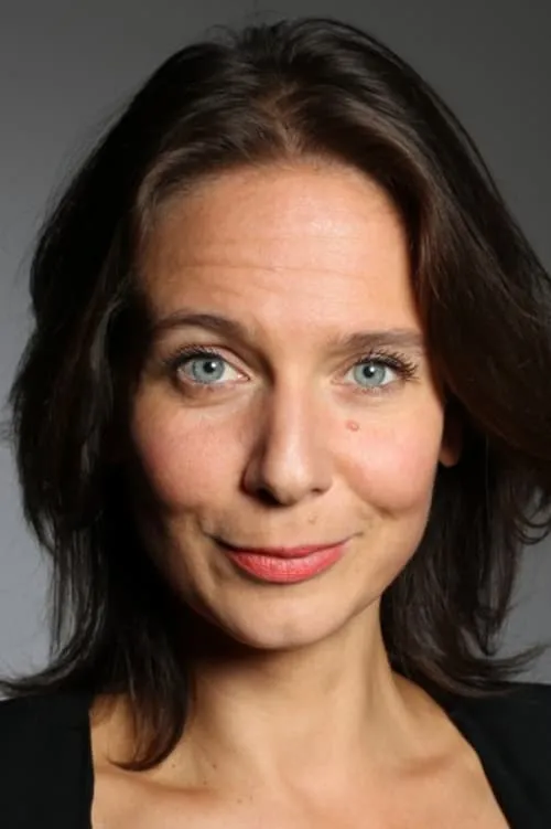 Eszter Tompa ha trabajado con Ágnes Krasznahorkai en 1 ocasiones