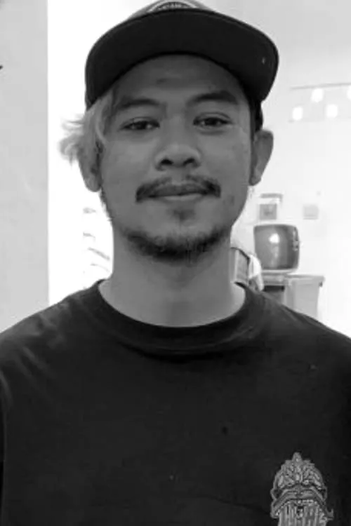 Sugeng ha trabajado con Agni Tirta en 1 ocasiones