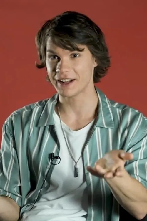 Foto de perfil del actor Ágoston Kenéz en el reparto