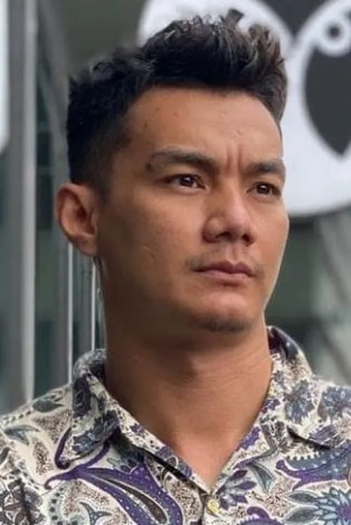 Agung Saga interpretando a Panci Tengkorak