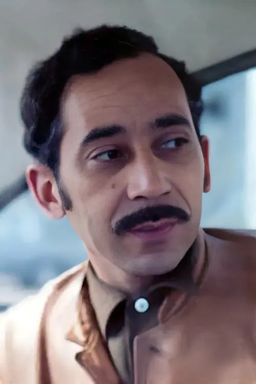 Ahmed Malek interpretando a Self (archive footage)