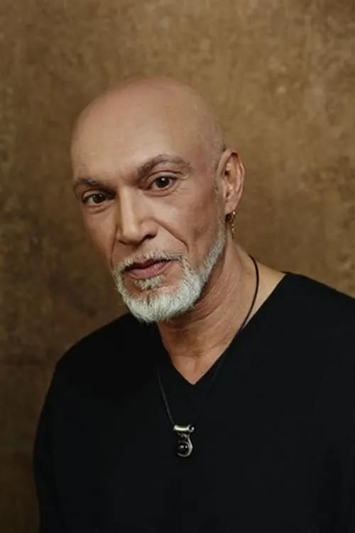 Ahmed Mouici interpretando a Ramsès