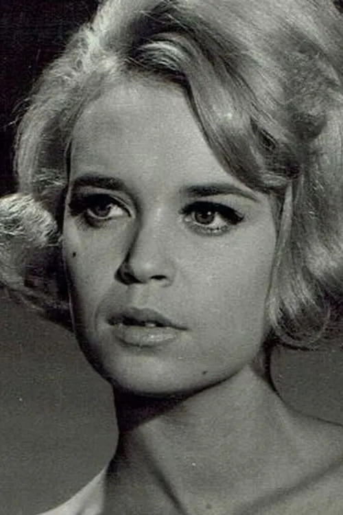 Aida Power interpretando a Oriana