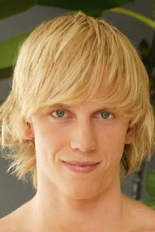 Aiden Federline interpretando a 