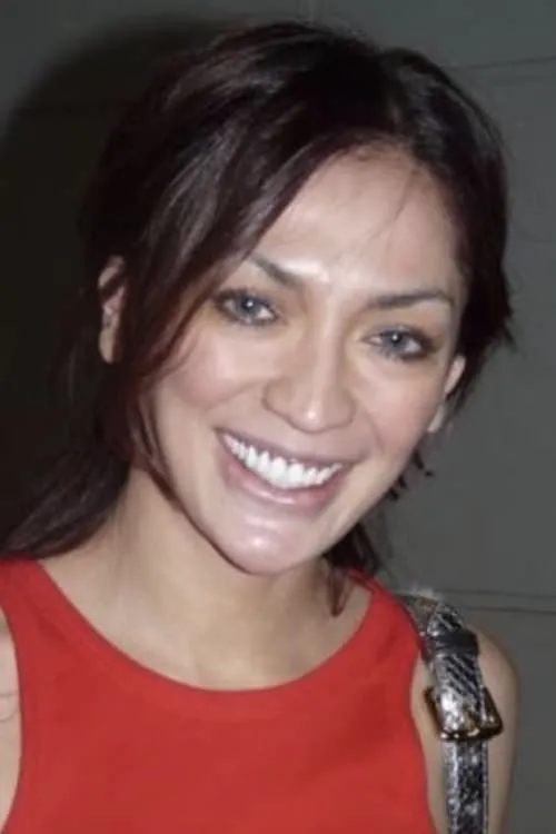 Aimee Juliet interpretando a Julia