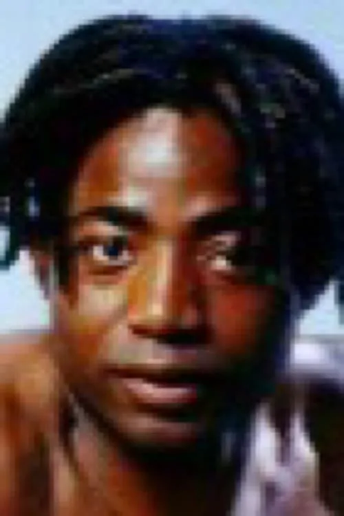 Aïna Khaled interpretando a