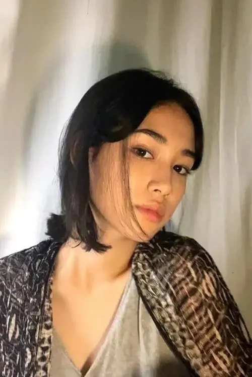 Aisha Nurra Datau interpretando a Aqila