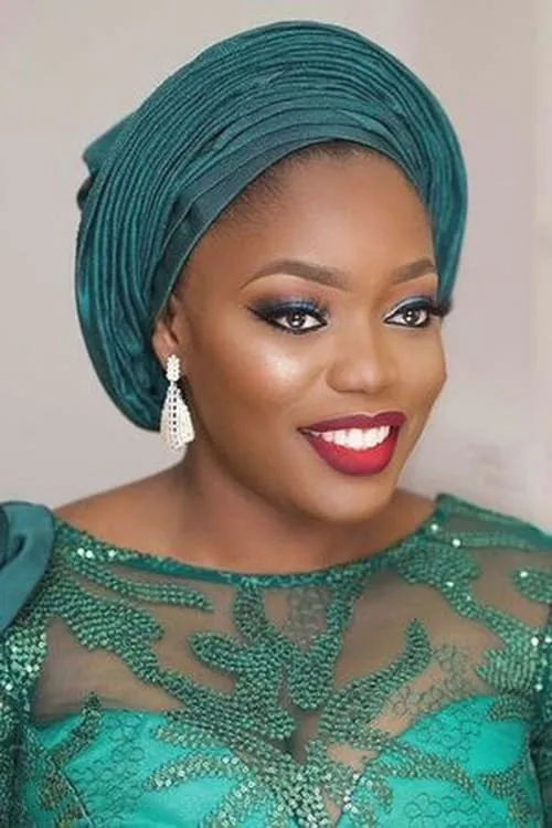 Meg Otanwa ha trabajado con Aiyeola Bisola en 1 ocasiones