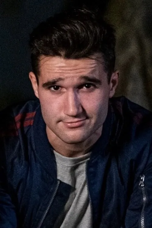 A.J. Bernardo interpretando a Ricky